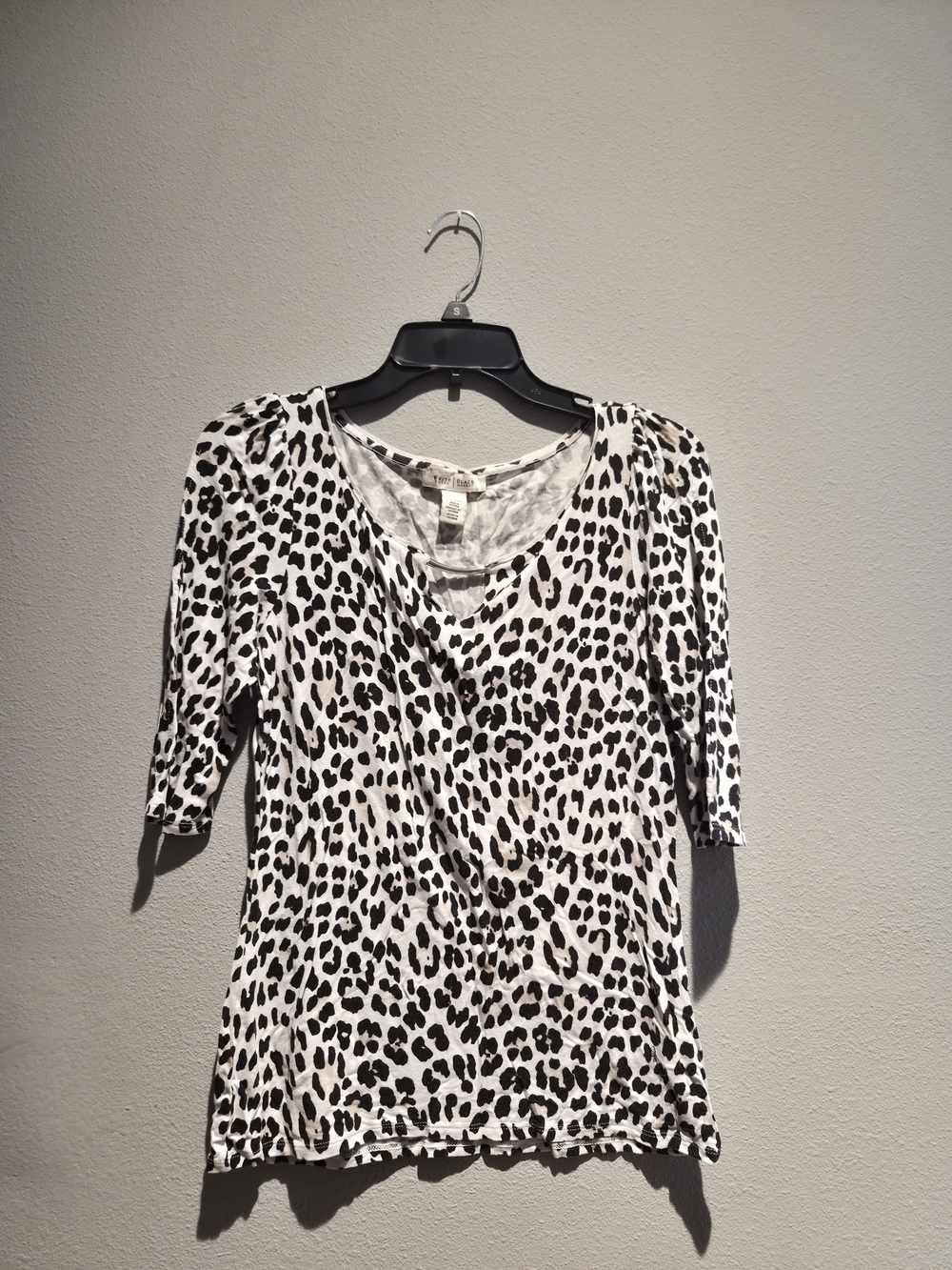 White House Black Market Black & White Leopard Scoop Neck Top
